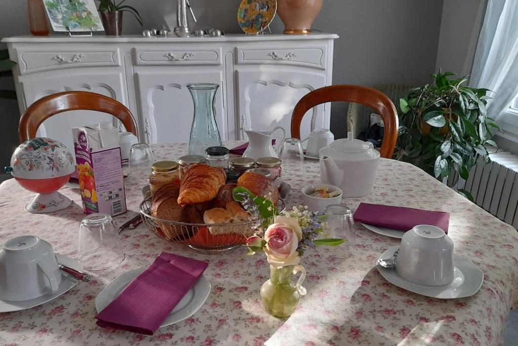 Bed and Breakfast Les Abelias Hauterive  Exterior foto